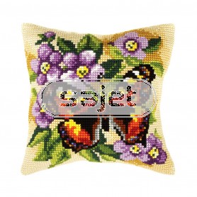 kruissteekkussen vlinder met bloemen