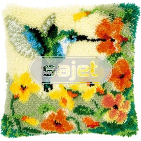 knoopkussen kolibrie met bloemen