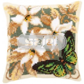 kruissteekkussen vlinder op aronskelk-2