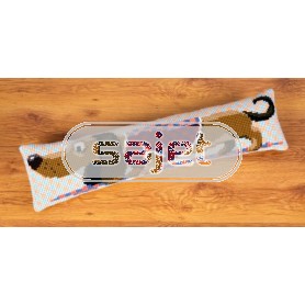 kruissteektochtkussen teckel met jasje