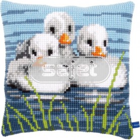 kruissteekkussen eendjes in het water