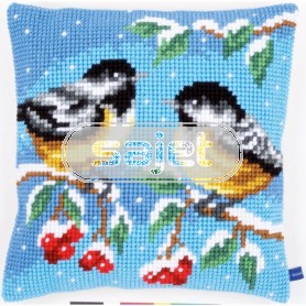 kruissteekkussen koolmeesjes in wintersfeer
