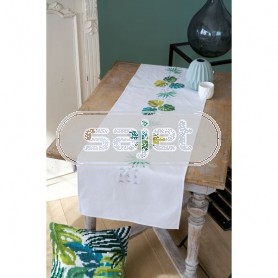 kruissteekloper groene bladeren, wit