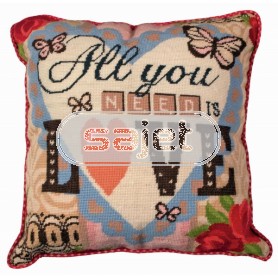 halve kruissteekkussen all you need is love