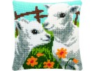 kruissteekkussen lammetjes in de wei