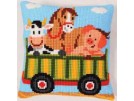 kruissteekkussen boerderij, tractor-kar met dieren-1