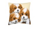 kruissteekkussen drie puppies