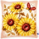 kruissteekkussen zonnebloemen met vlinder
